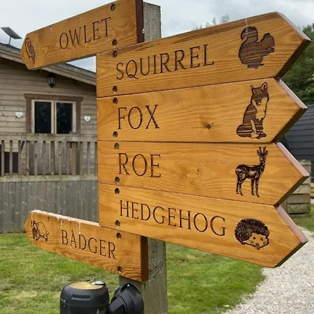 Squirrel At Owlet Hideaway - With Hot Tub, Near * York