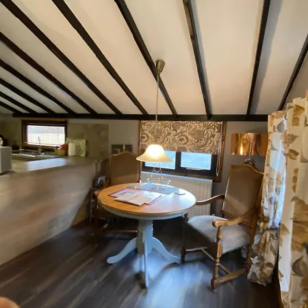 Squirrel At Owlet Hideaway - With Hot Tub, Near Apartament York