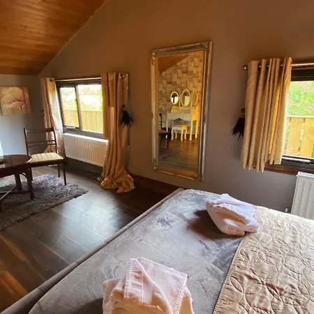 Squirrel At Owlet Hideaway - With Hot Tub, Near Apartament York